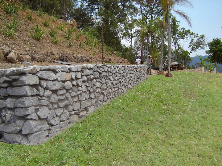 Muro de pedra rachão – Ponte Pedras
