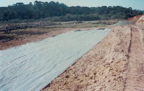 Aplica O Do Geot Xtil Bidim Em Aterro Sobre Solo Mole Na Dana Produtos Modulares F Brica De